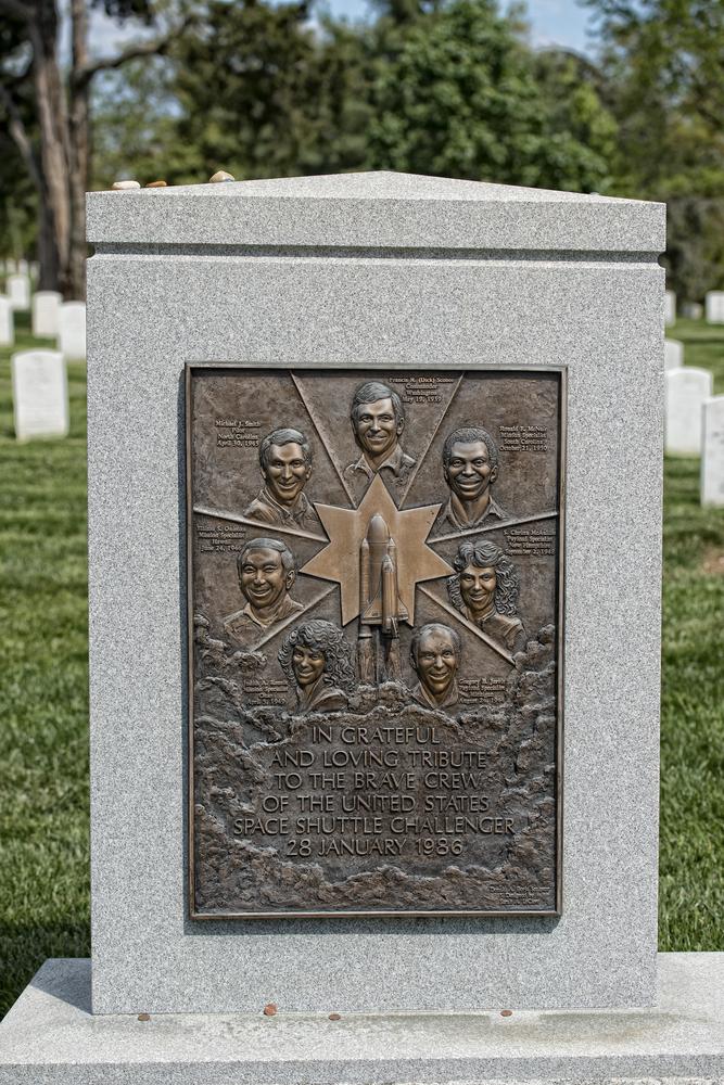Memorial in Arlington (USA) honors the seven astronauts killed in the Chalenger space mission disaster in 1986