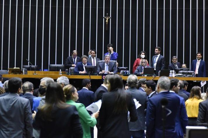 Câmara dos Deputados aprova criação do Programa Internet Brasil