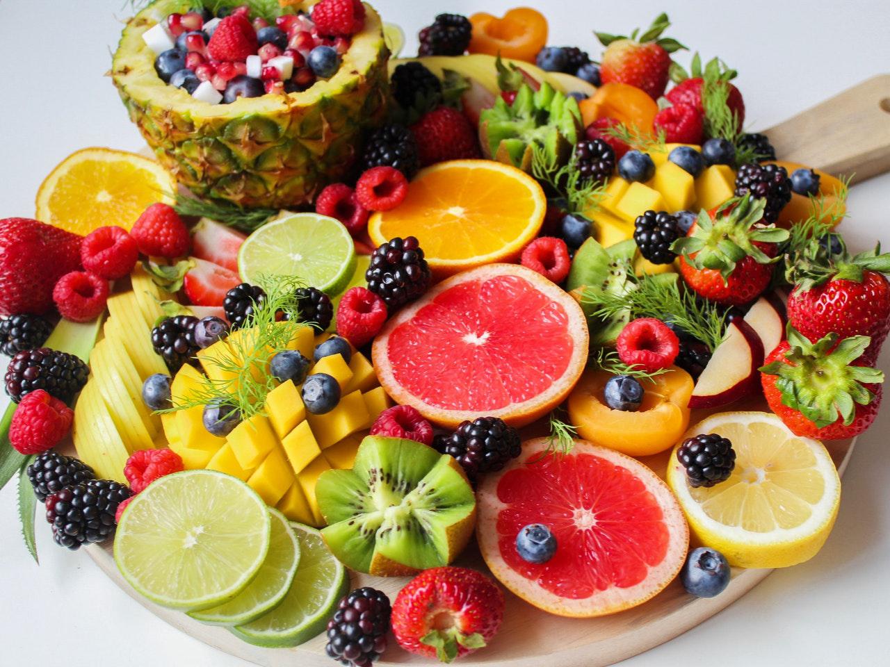 Um frutívoro se alimenta exclusivamente de frutas (Fonte: Pexels/Trang Doan)