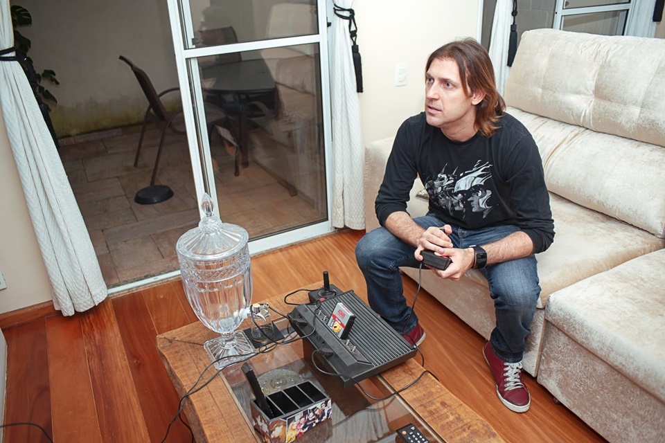 Detonator vira melhor jogador do mundo de Enduro, clássico do Atari