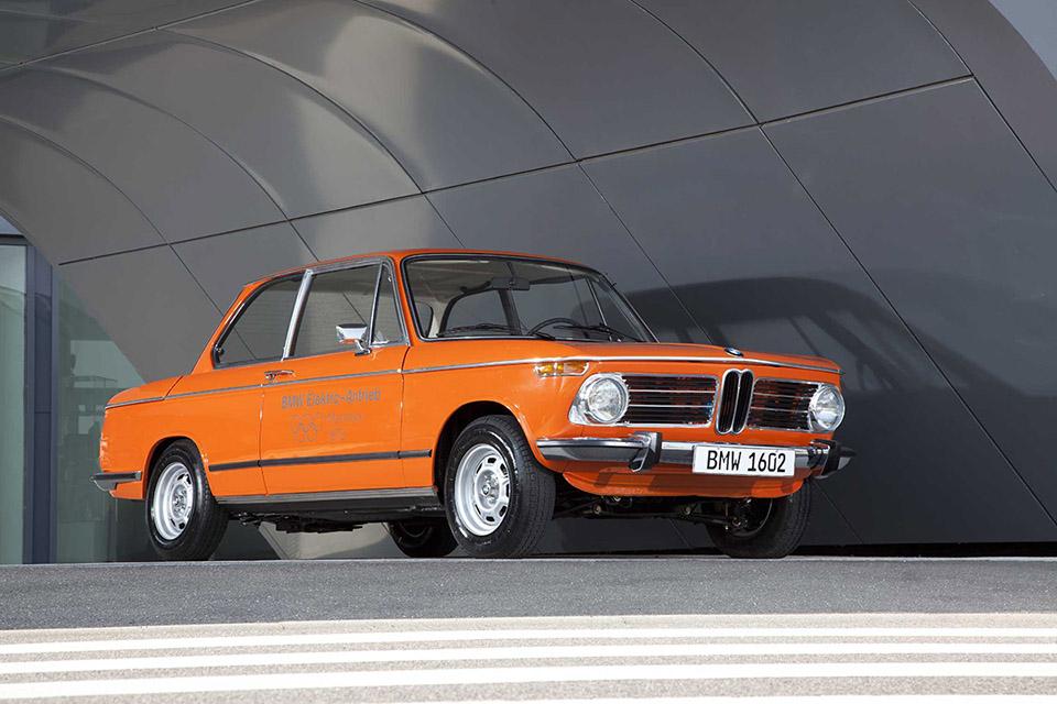 Primeiro carro elétrico da BMW faz 50 anos; veja imagens