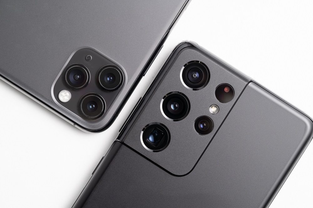 Galaxy S21, iPhone 11 Pro