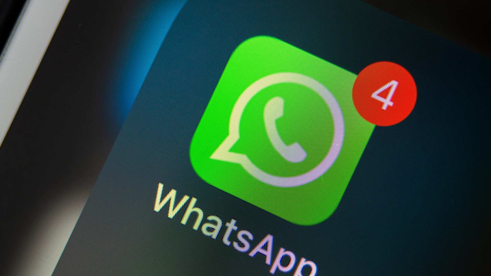 Internautas celebram chegada das reações no WhatsApp