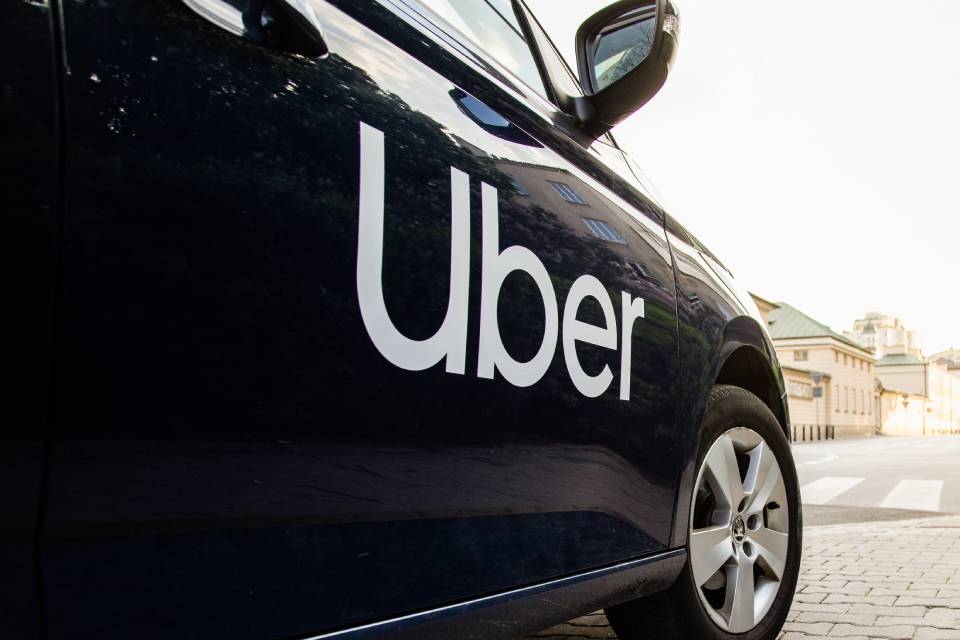 Uber cobra cerca de R$ 1.000 em corrida de usuário no Brasil