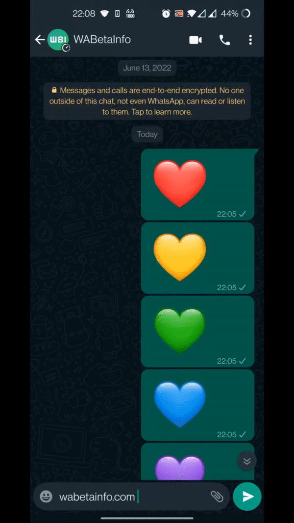 Corações de todas as cores podem ser enviados com animação no WhatsApp.