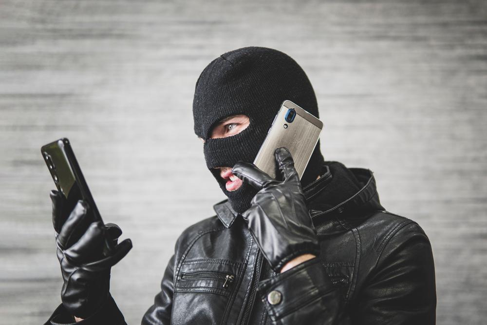 Brasil registrou um celular furtado ou roubado por minuto em 2021
