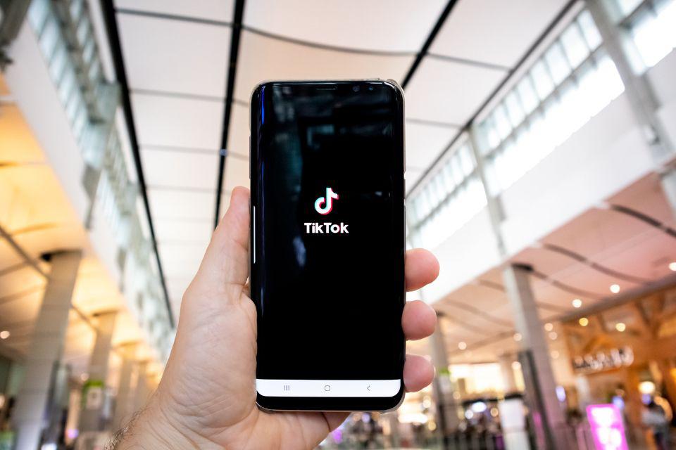 TikTok exclui mais de 20 milhões de contas de menores de 13 anos