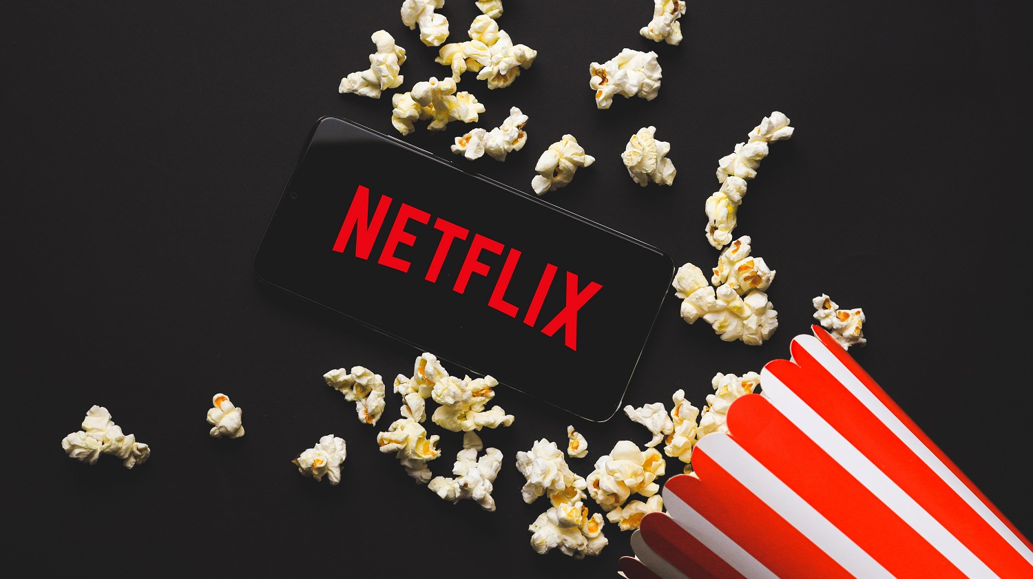 Netflix cobra R$ 16 para compartilhar senha com casas adicionais