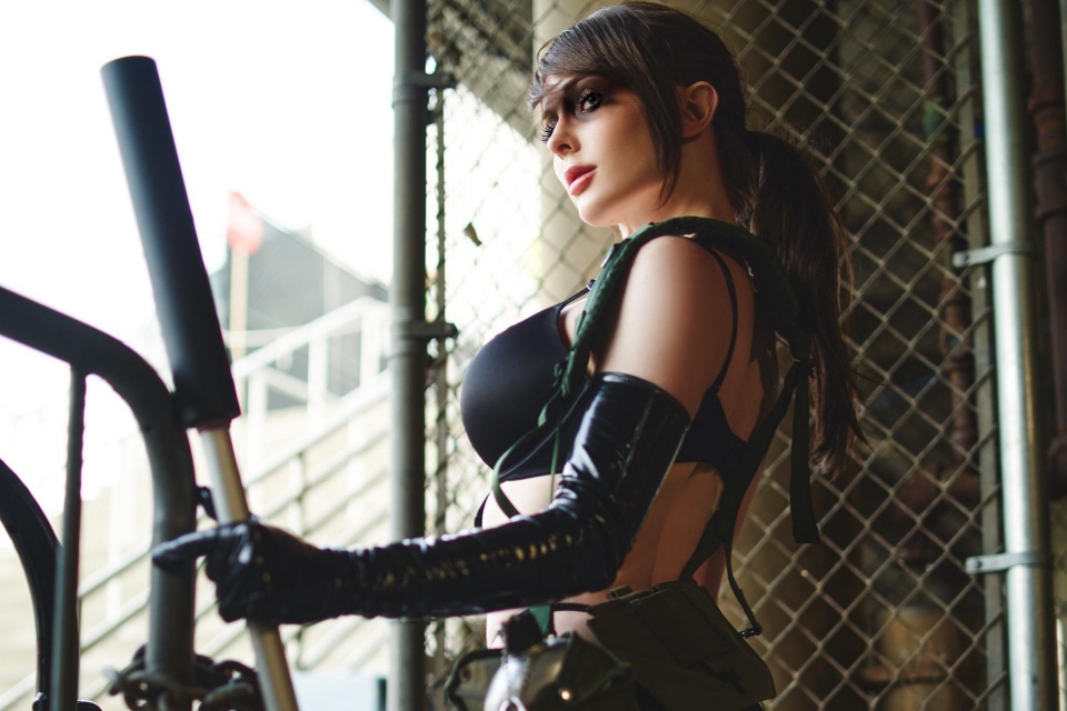 Metal Gear Solid V: cosplay da Quiet vai te deixar sem palavras