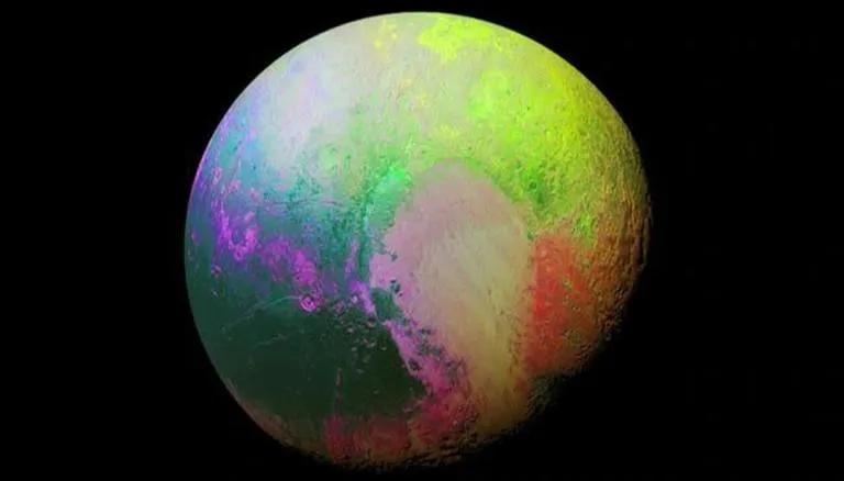 Plutão: NASA posta foto do planeta anão nas cores arco-íris! Veja