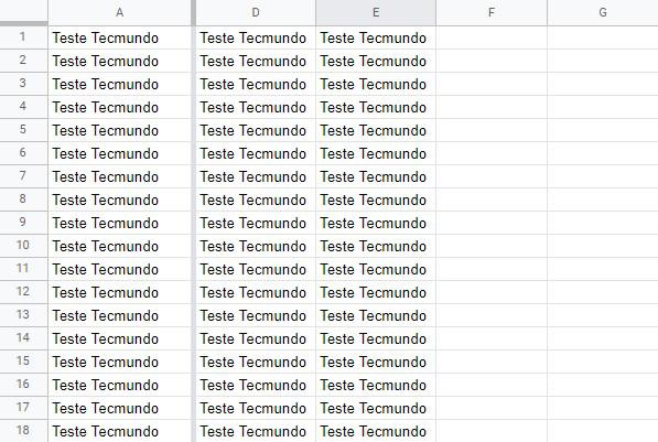 Neste exemplo, a Coluna A ficou congelada, estando visível a todo momento