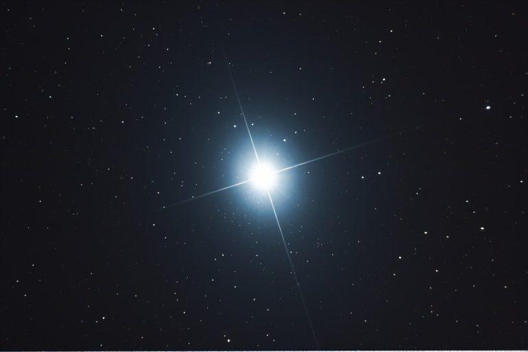 Qual é a estrela mais brilhante do céu? Conheça! - TecMundo