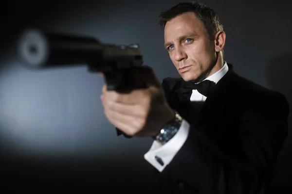 Daniel Craig como James Bond