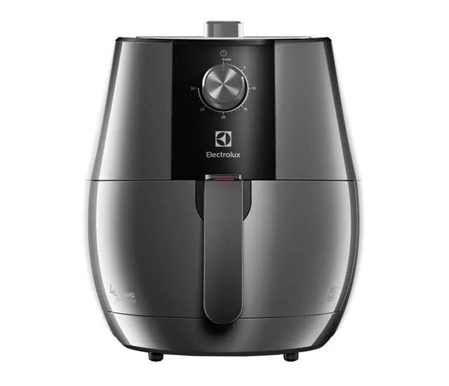Touch panel and graphite coating make this fryer a premium product