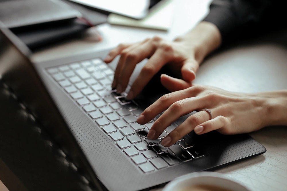 The focus of this course is the Windows 10 and Office 2019 suite.