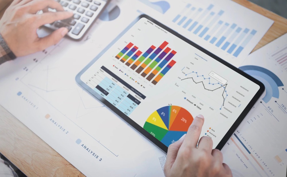 Learning about Power BI can add value to IT professionals' curriculum.