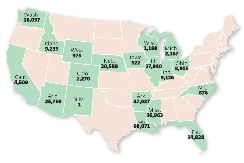 Map shows states and amount in acres purchased by Bill Gates