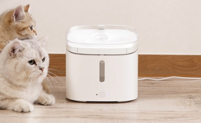 Xiaomi smart water fountain for pets.