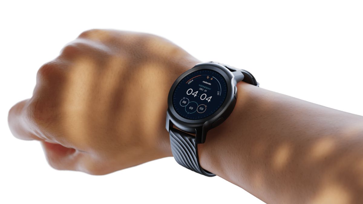 The Moto Watch 100 has a night-lit LCD display.