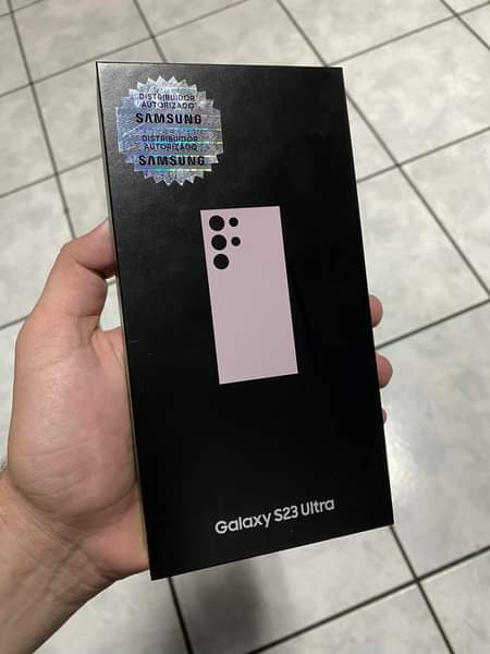 The Central American store says it has the Samsung Galaxy S23 Ultra smartphone for fast shipping ahead of the official launch.  (Source: KM Cell/Facebook/Reproduction)