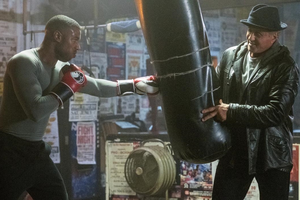 Rocky Balboa, que é treinar de Adonis Creed na série de filmes sobre o jovem lutador, não está em Creed 3.
