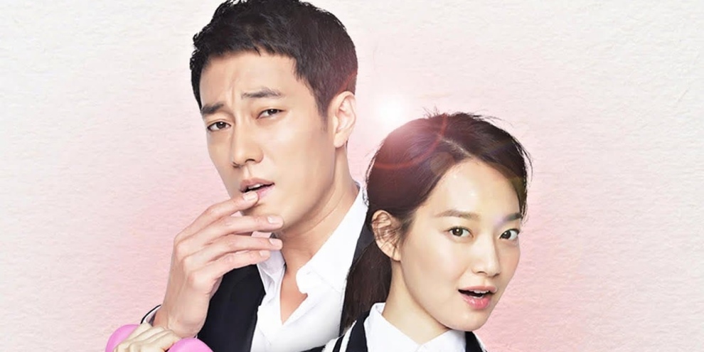 O personal trainer e a advogada de Oh My Venus. (Fonte: Netflix/Divulgação)