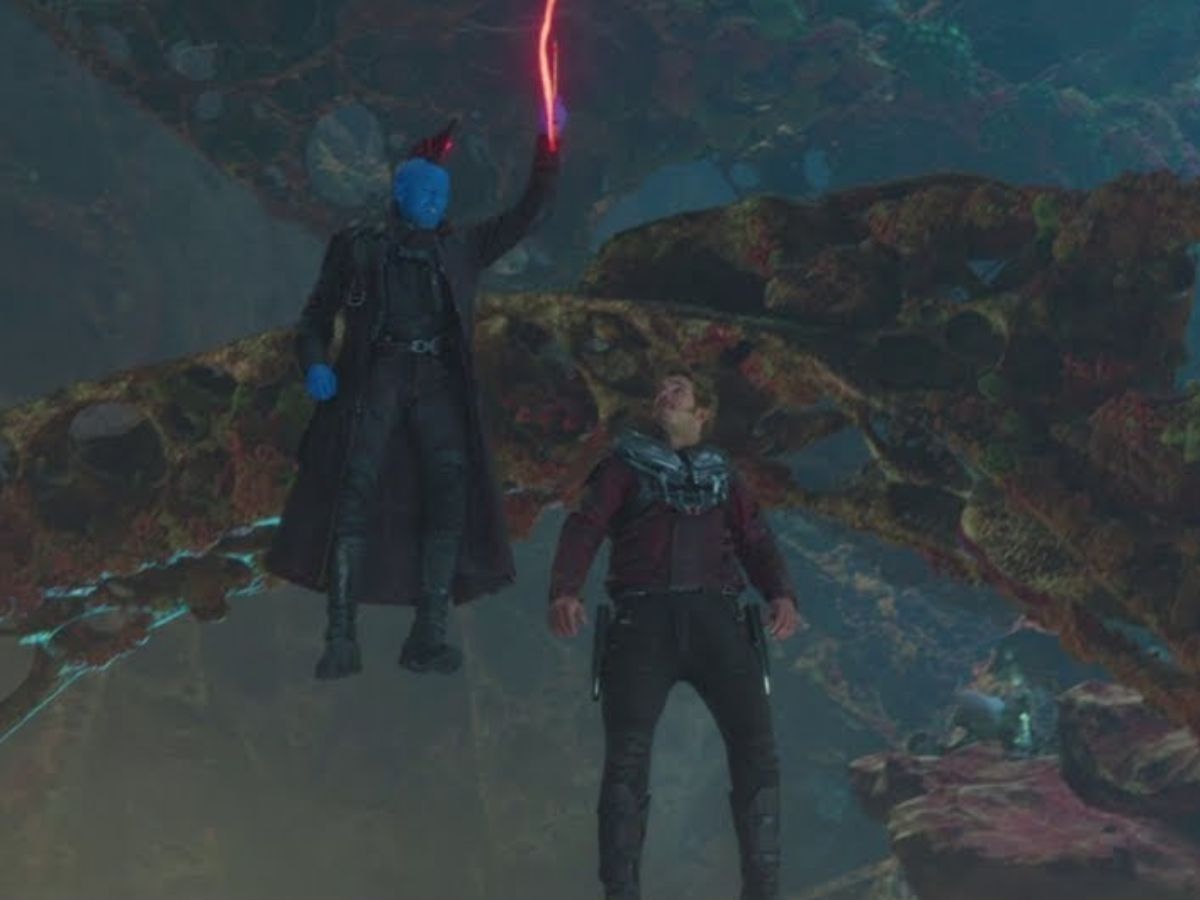 Yondu acha que está sendo comparado a um grande herói, quando na verdade, ela é uma babá!