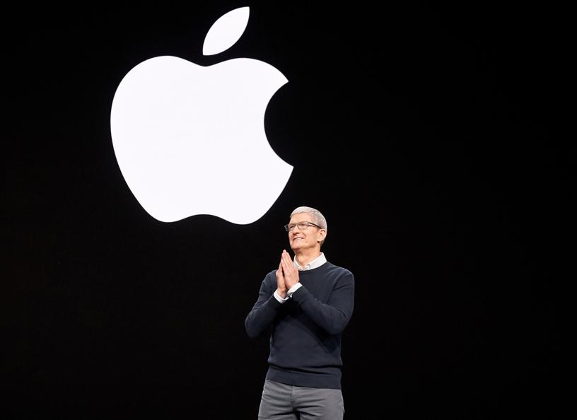 Tim Cook começou a descentralizar produção de iPhones da China e reforça planos de produção em mercados emergentes como Índia e até o Brasil. (Fonte: Apple/Divulgação)