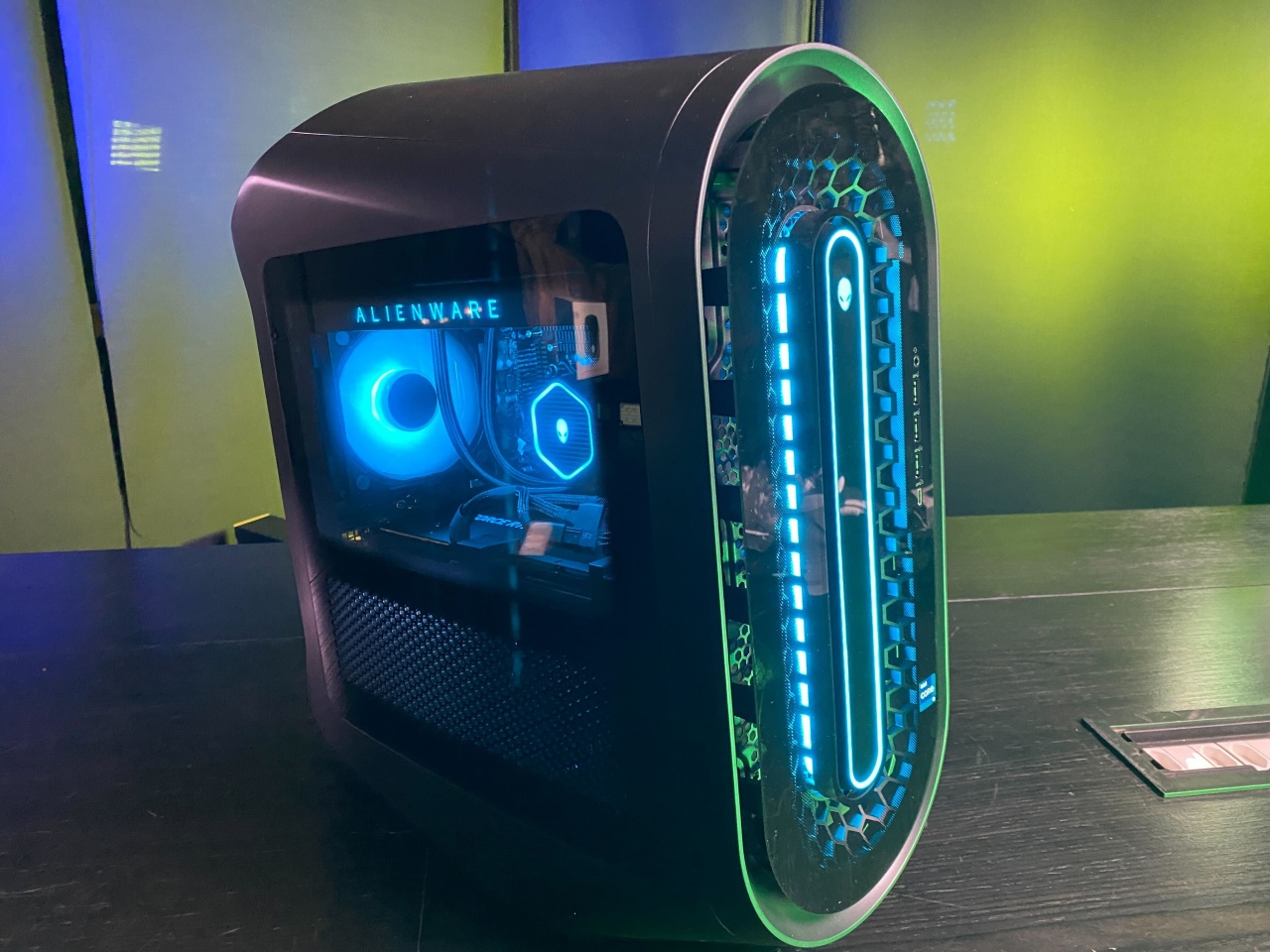 PC can customize lights via Alienware Command software