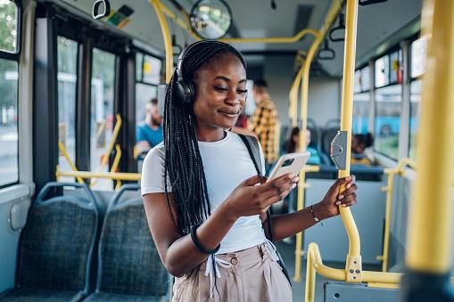 With Spotify Radio, you can discover new songs and artists.  (GettyImages/Playback)
