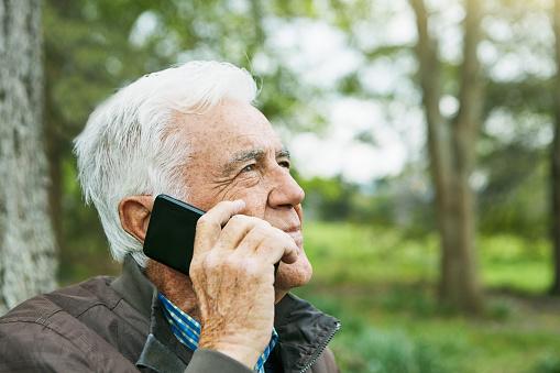 Using a headset or hands-free function can help reduce exposure to electromagnetic radiation from mobile phones and thus prevent the development of high blood pressure.