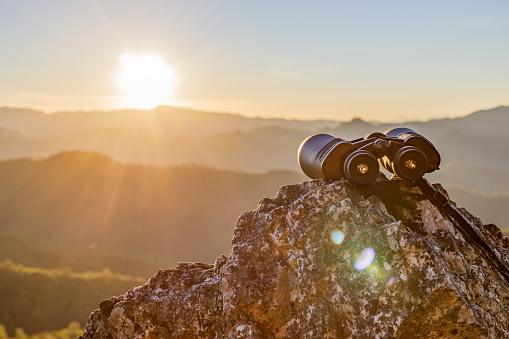 Observing the phenomenon requires the use of special filters.