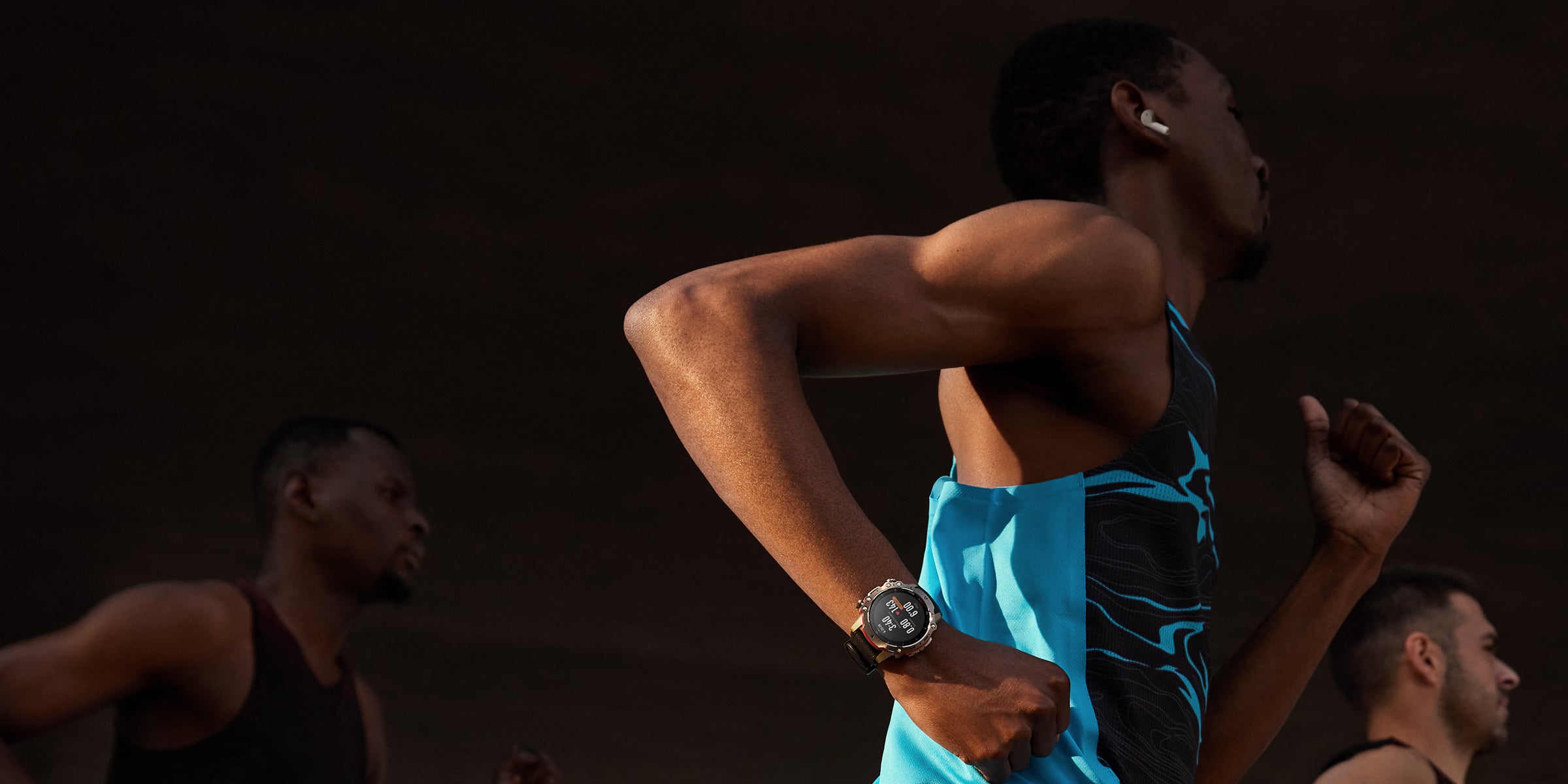 The multisport smartwatch has autonomy of up to two weeks.
