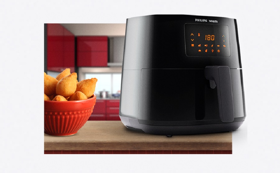 The Philips Walita Airfryer series provides connectivity to smartphones for basic commands.  (Philips Walita/Reproduction)