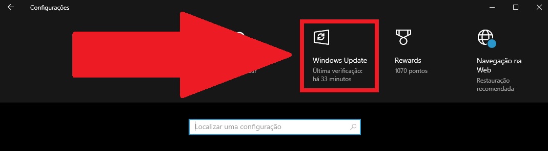 A opção "Windows Update" fica no topo do menu