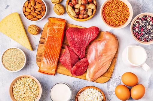 As proteínas são encontradas em diferentes tipos de alimentos. (Fonte: Getty Images/Reprodução)