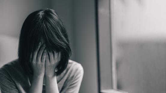 Pacientes com fibromialgia também têm um risco aumentado de suicídio e devem ser monitorados quanto a sintomas de depressão