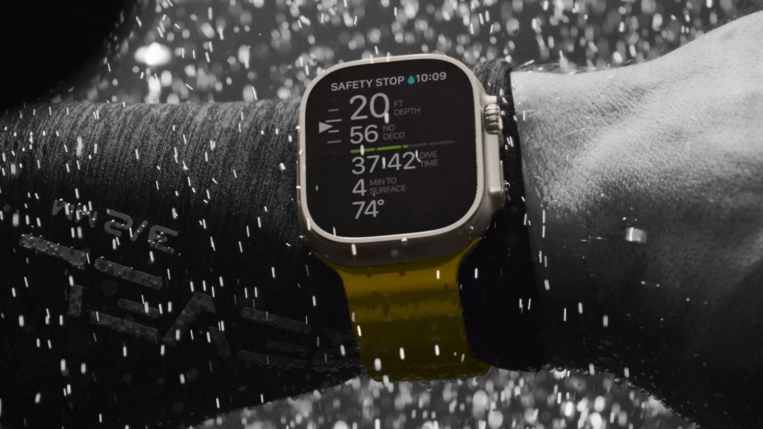 Feito para atividades mais extremas, o Apple Watch Ultra tem corpo mais robusto e tela reforçada.