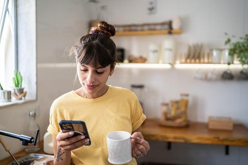 Escolha um celular com bom armazenamento e fique longe de dores de cabeça. (Fonte: GettyImages)