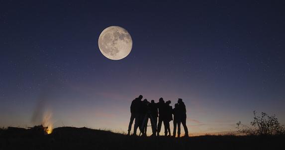 A Superlua é observável a olho nu, mas parece mais intensa em locais livres da luminosidade urbana