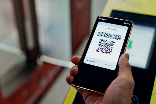 É possível cadastrar uma nota lendo o seu QR Code ou Código de Barras