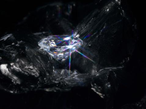 As 'chuvas de diamantes' acontecem devido às condições atmosféricas de Urano e Netuno.