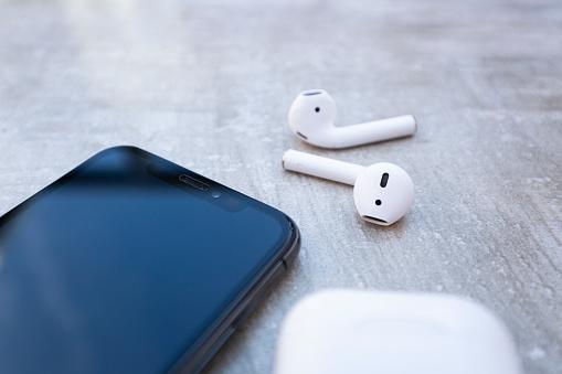 É provável que o formato com ponteiras substituíveis seja abandonado na próxima geração do AirPods.