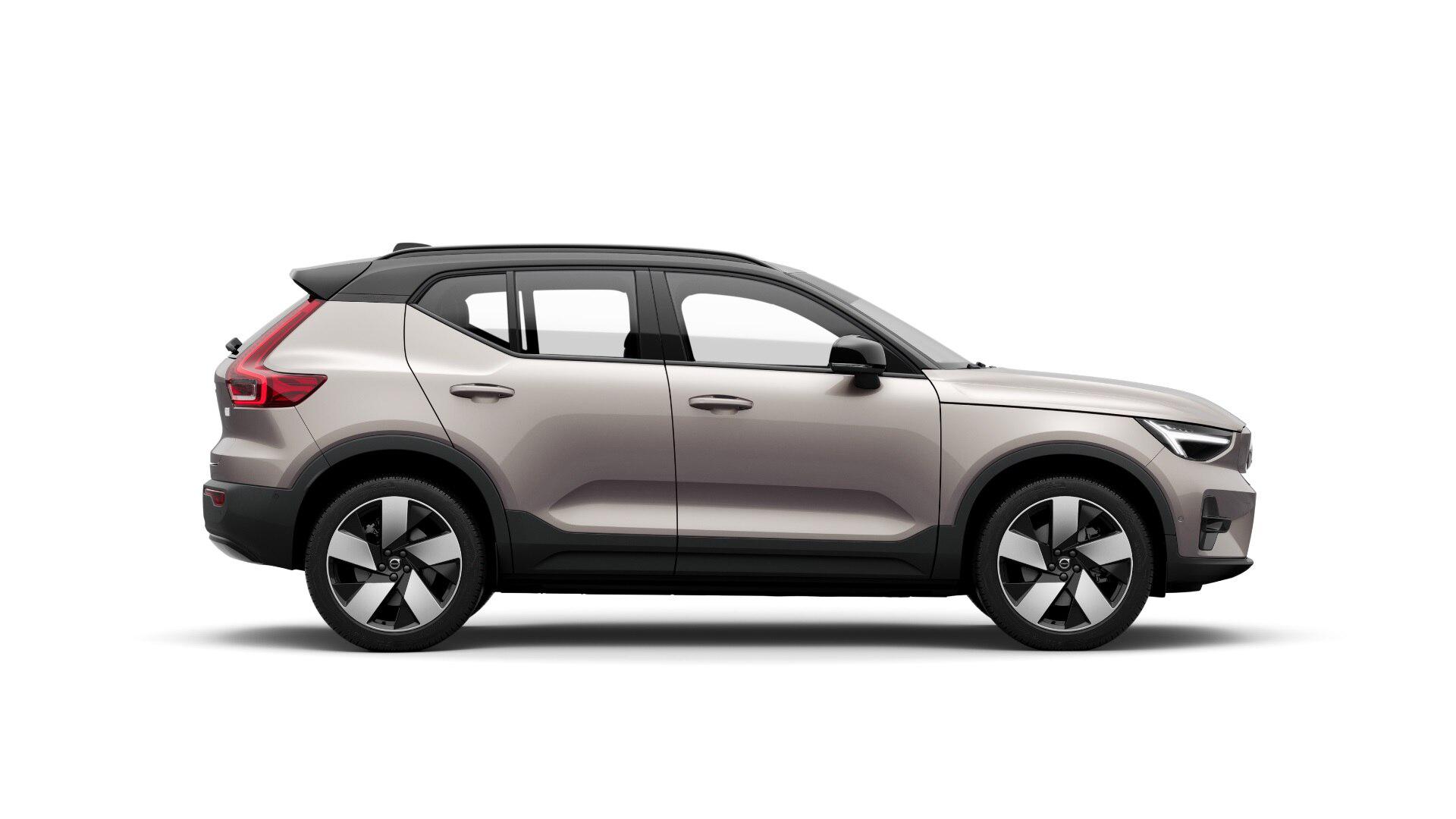 Volvo XC40 Recharge leva 28 minutos para o carregamento rápido (10-80%).