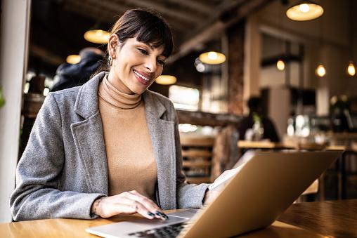 Notebook usado pode ser uma boa pedida para quem trabalha muito tempo fora de casa ou do escritório.