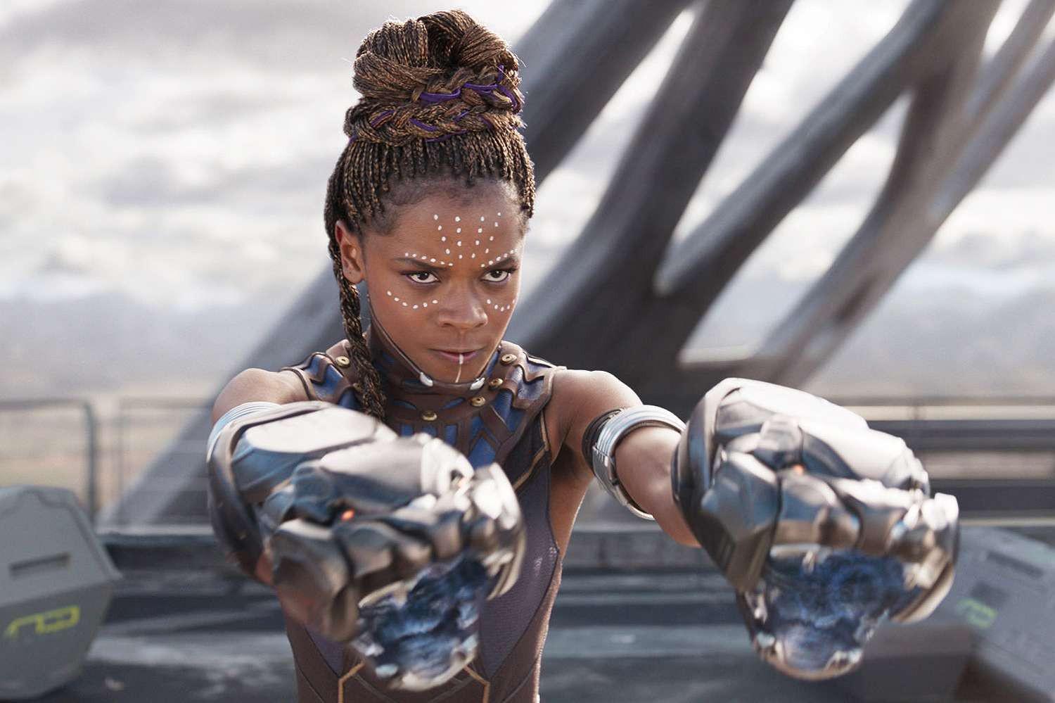 Shuri em Pantera Negra: Wakanda para Sempre (2022).