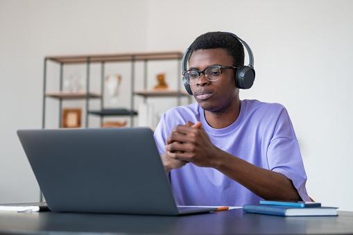 Mesmo sem tantas experiências, você pode dar certos destaques às suas principais habilidades em seu portfólio. (Getty Images/Reprodução)