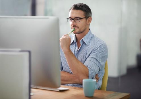 Saber mais sobre as empresas pode ser essencial para uma contratação. (Getty Images/Reprodução)