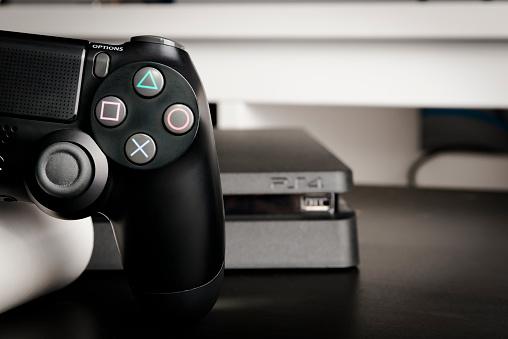 O PS4 é o quinto console mais vendido da história.