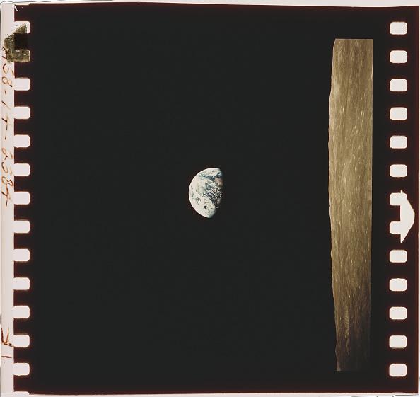 Foto original Earthrise, tirada em 1968 durante a missão Apollo 8. (Fonte: Space Frontiers/Getty Images)
